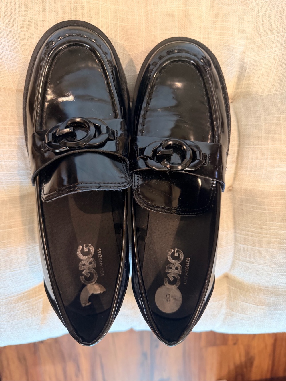 GBG Los Angeles Black Patent Slip-On Loafers with Chain Detail
size 8 - Picture 1 of 7